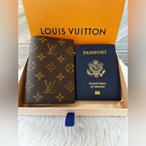 Louis Vuitton Passport NM (New Model) in Monogram